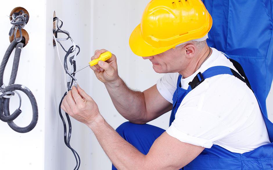 recherche électricien Paris 12